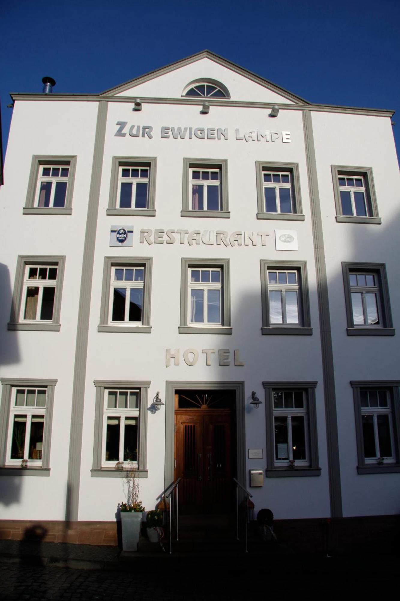 נידגן Zur Ewigen Lampe Romantisches Landhotel & Restaurant מראה חיצוני תמונה